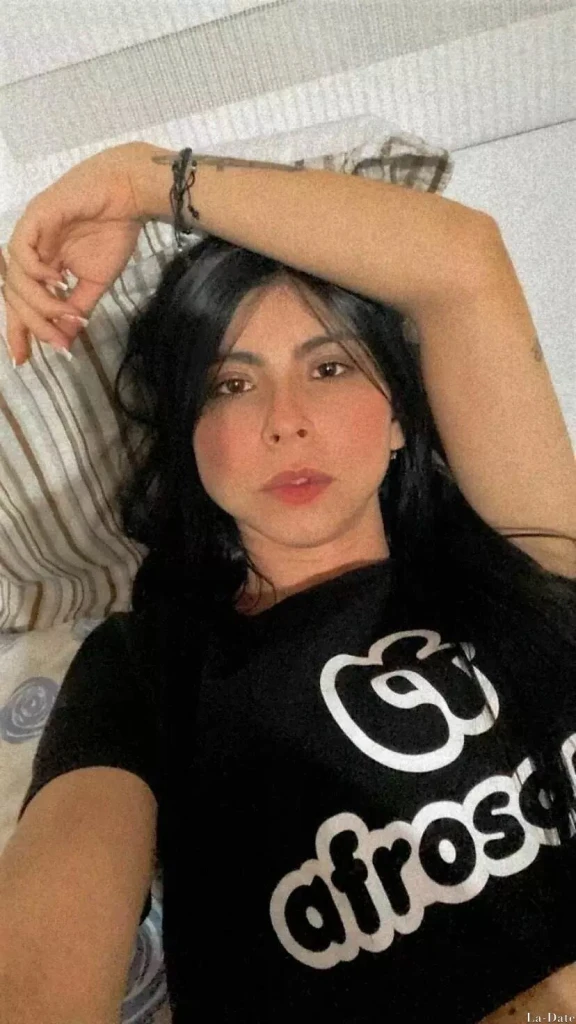 Linda Profile image 3