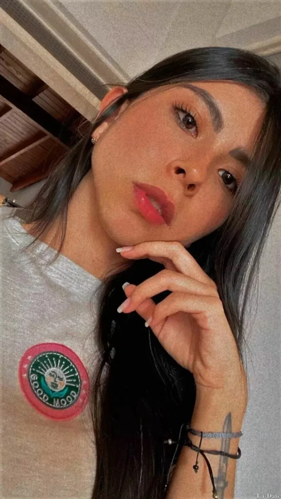 Linda Profile image 2