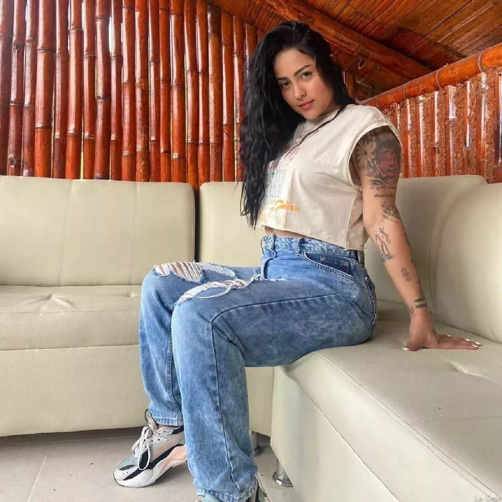 Elisa Profile image 3