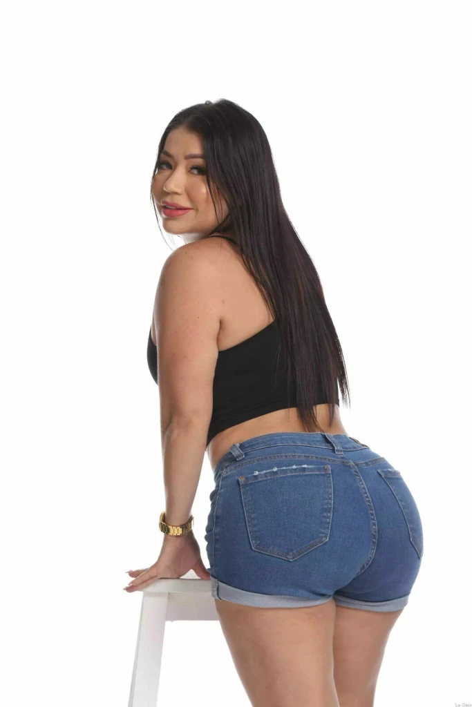 Camila Profile image 2