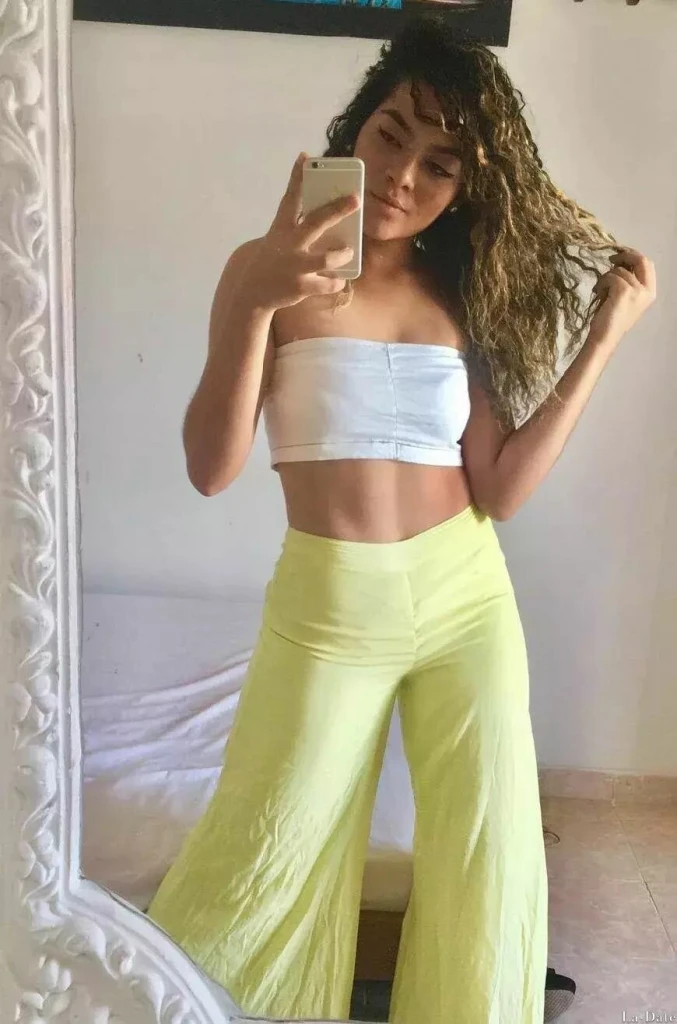 Yenny Profile image 4