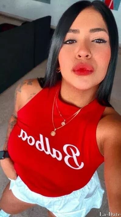 Claret Profile image 4