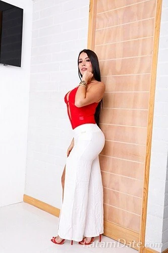 Estefania Profile image 1