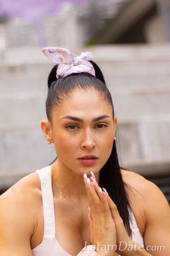 Daniela Profile image 2