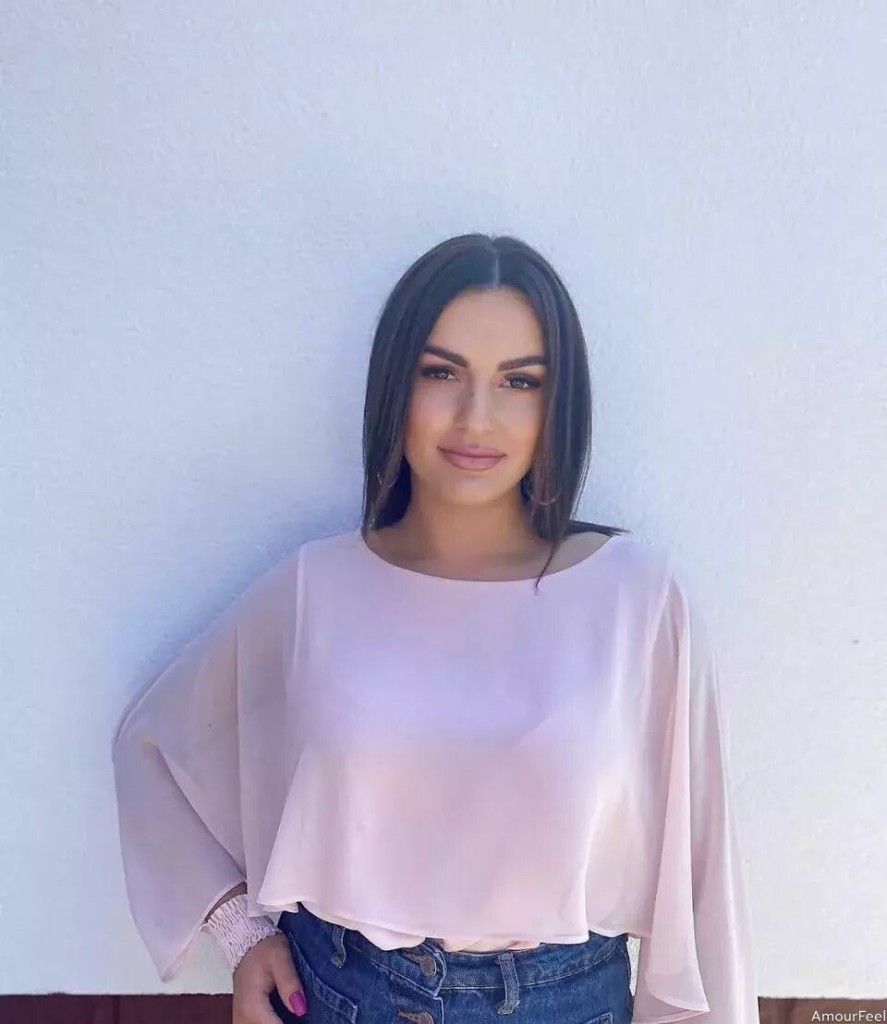 Alena Profile image 3