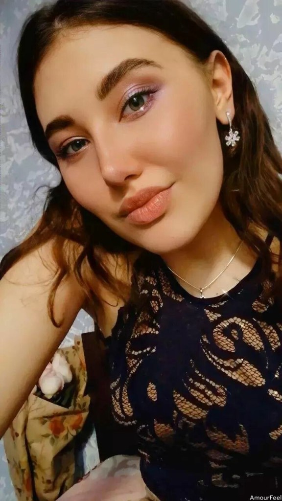 Julia Profile image 3