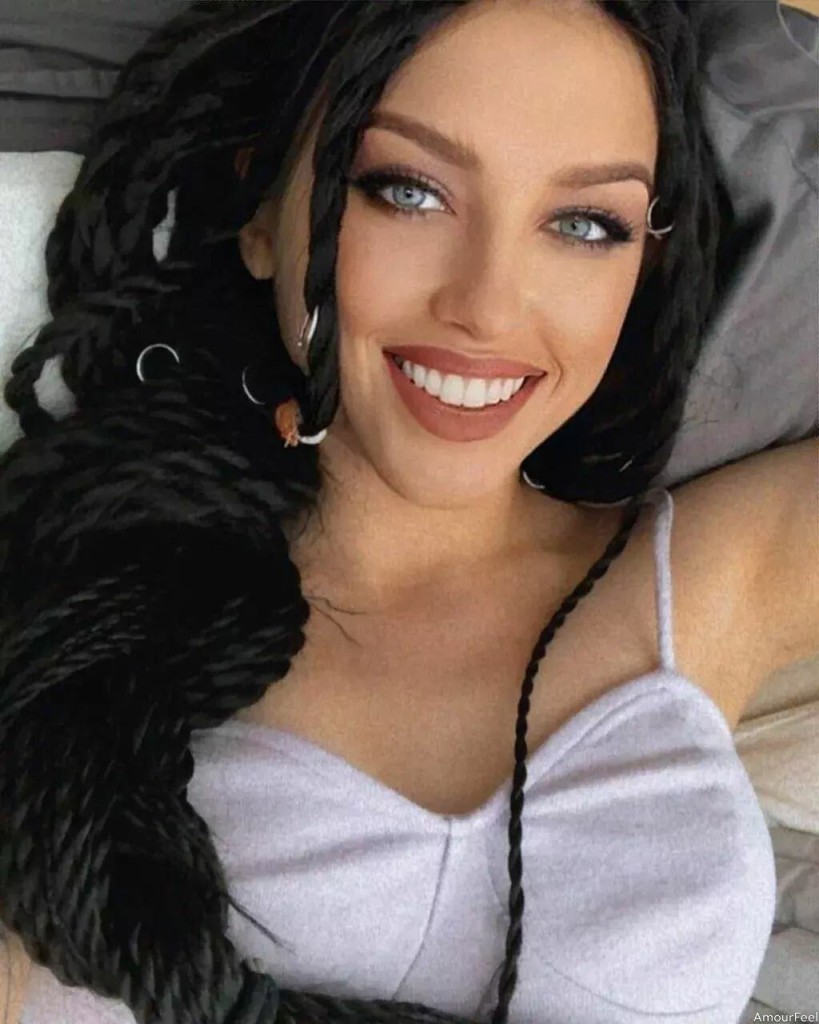 Anna Profile image 4