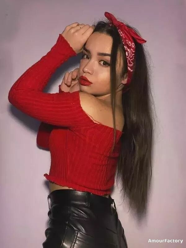 Lyudmila Profile image 3