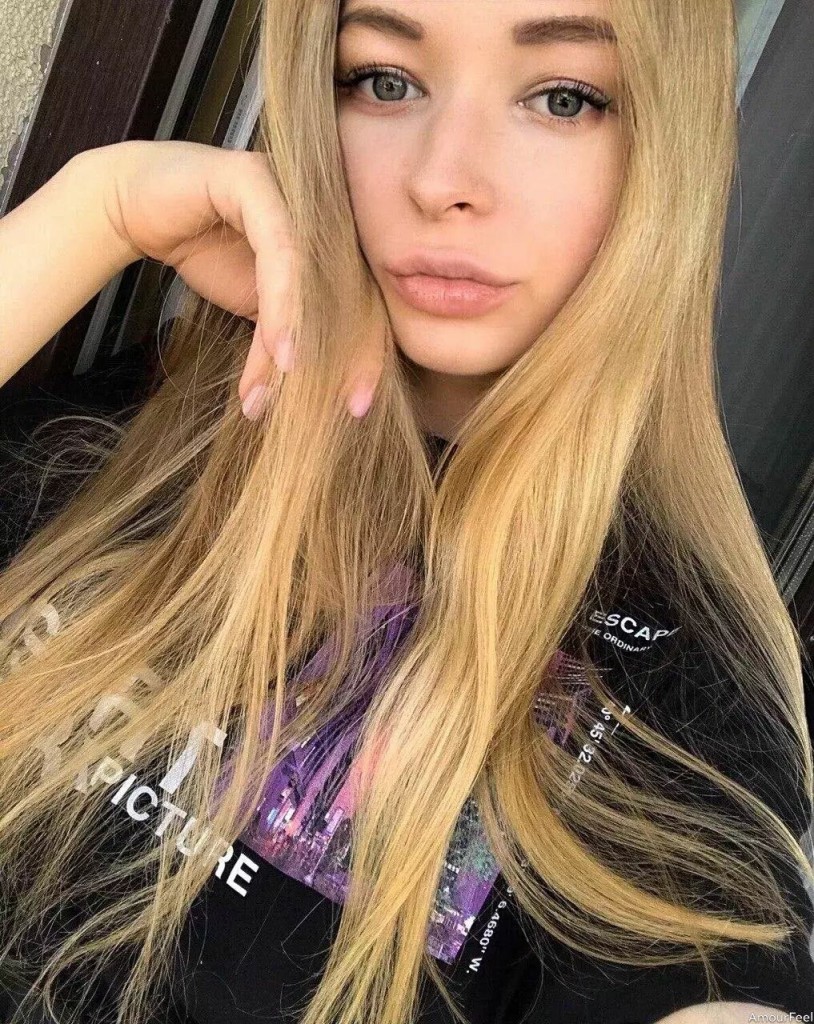 Karina Profile image 3