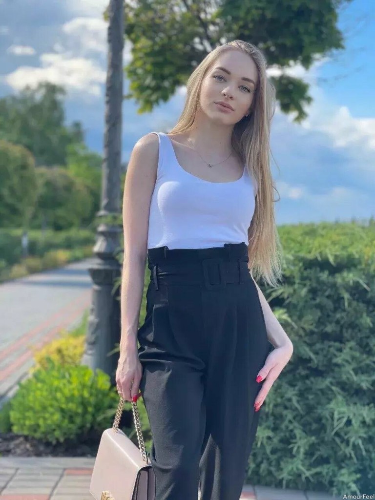 Karina Profile image 4