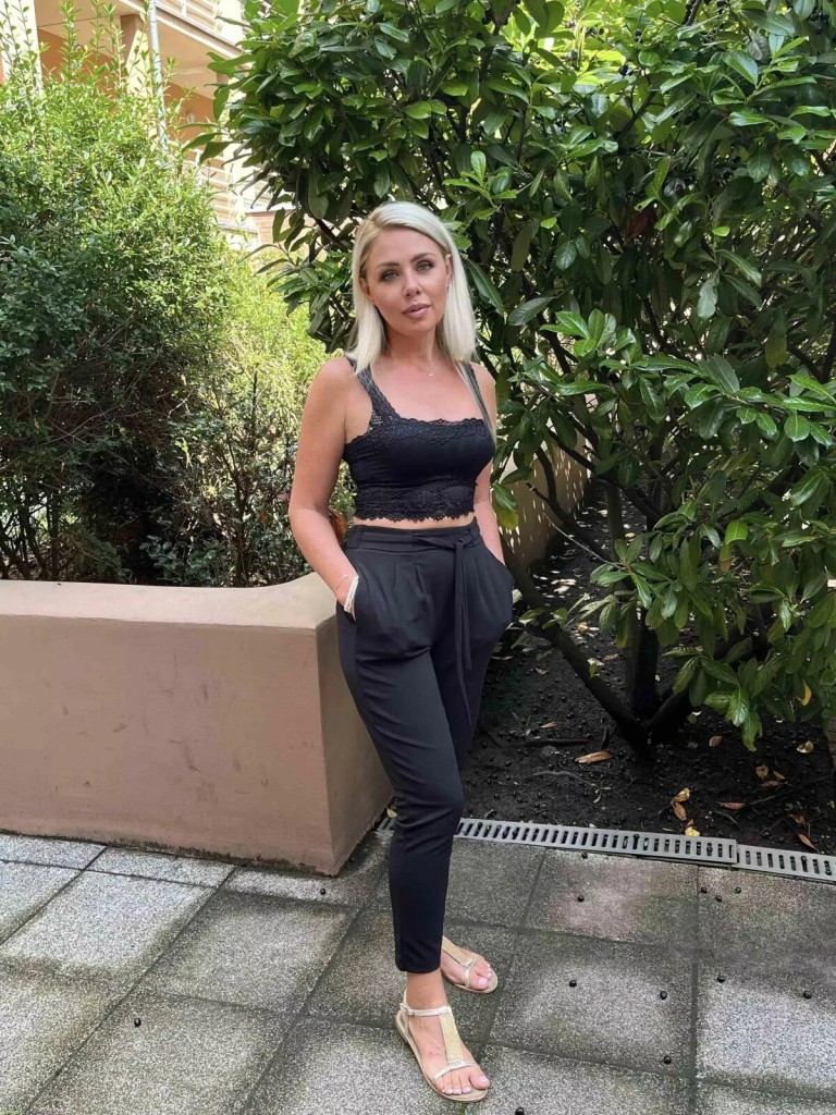 Julia Profile image 6