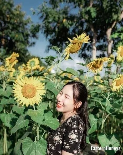 Varatchaya Profile image 4