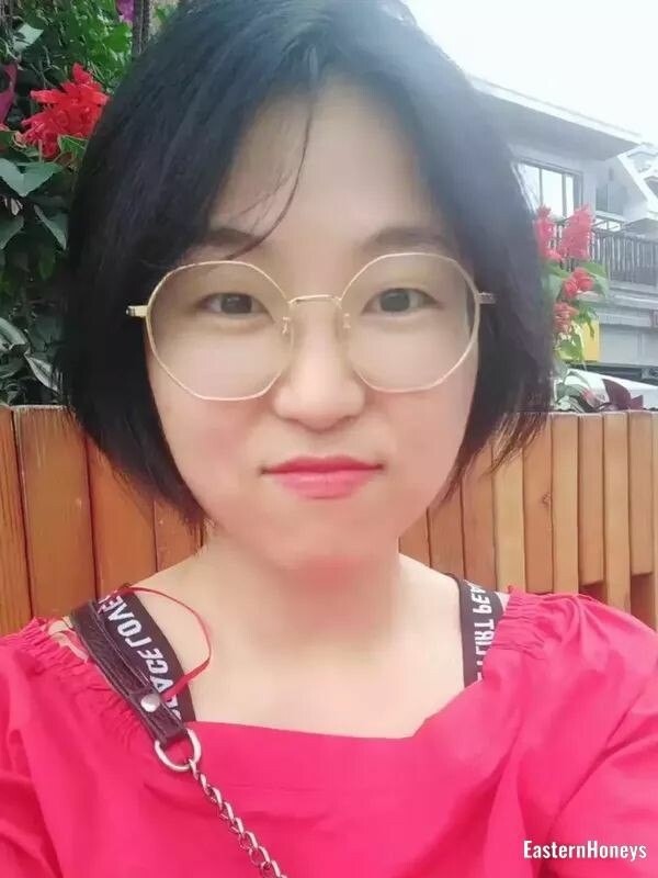 Yicen Profile image 2