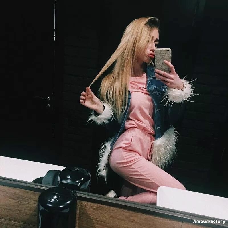 Julia Profile image 2