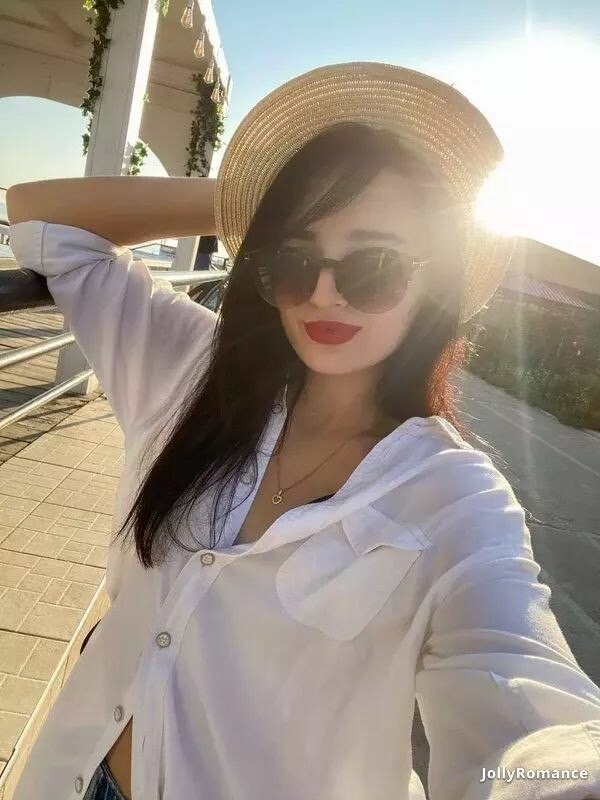 Anna Profile image 4