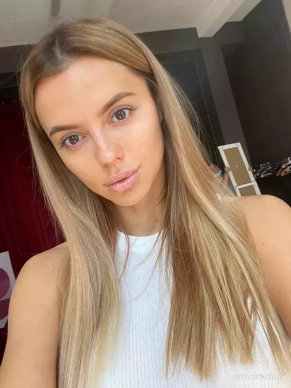 Veronika Profile image 4