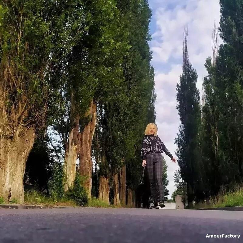 Karina Profile image 3