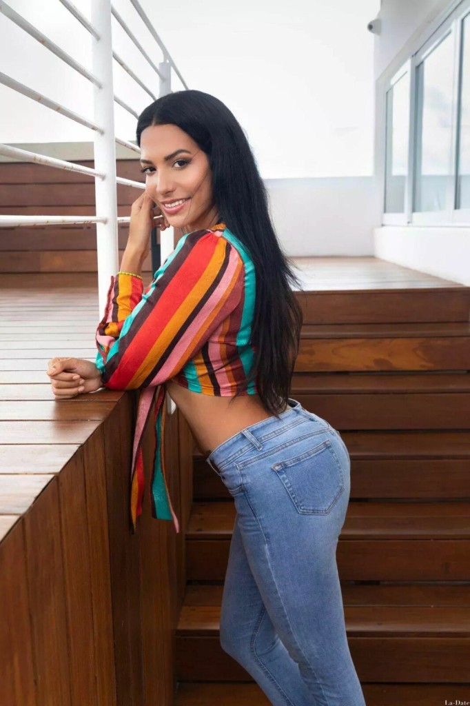 Veronica Profile image 2