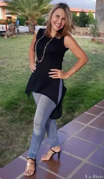 Nadia Profile image 6