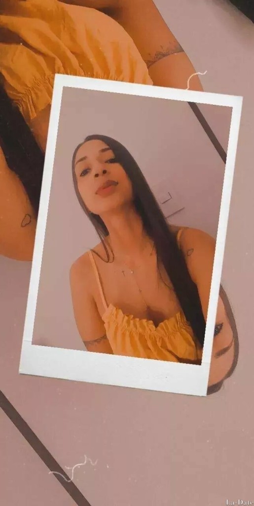 Tatiane Profile image 4