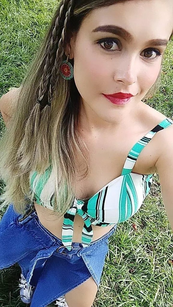 Amanda Mayara Profile image 2