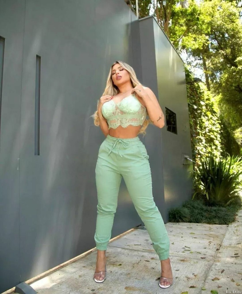 Veronica Cristine Profile image 2