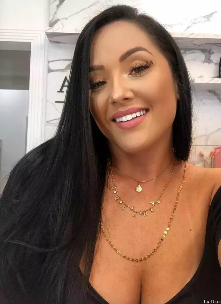 Nathalie Profile image 5